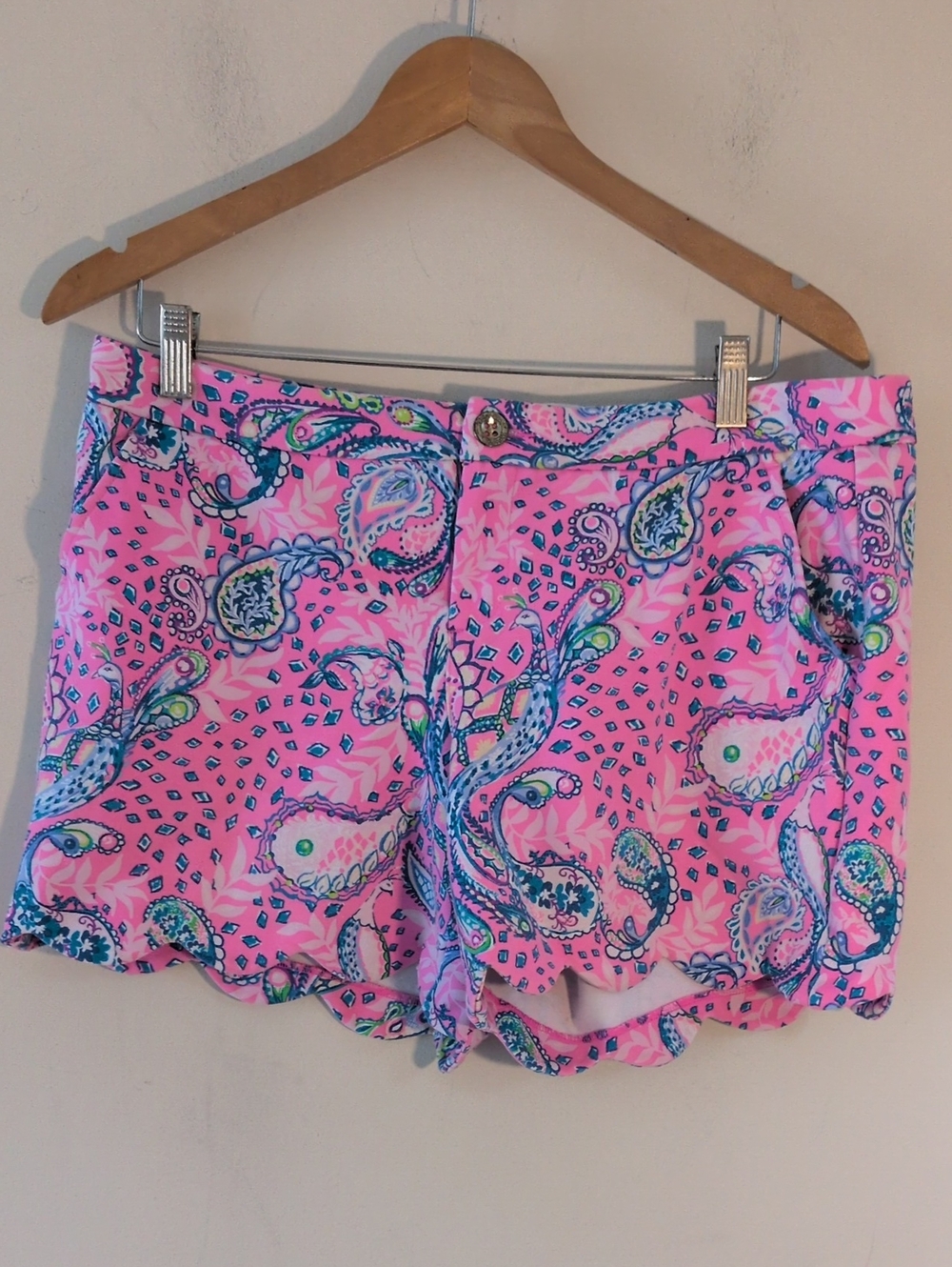 Lilly Pulitzer Buttercup Scallop Shorts 12 - Picture 5 of 16